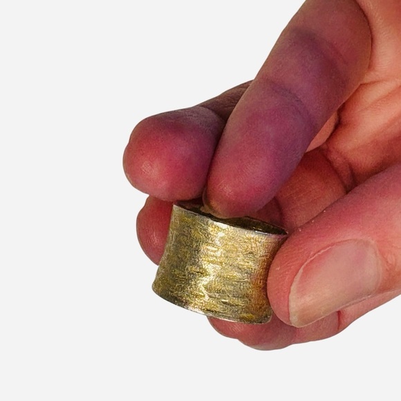 Hammered Wide Band Silver Ring 925 Gold Tone Vint - Picture 5 of 10